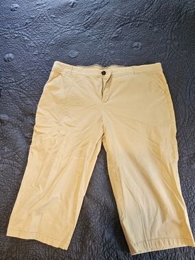 CJ Banks Women’s Plus Size 24W Average Khaki Beige Capri Pants – Cropped Casual